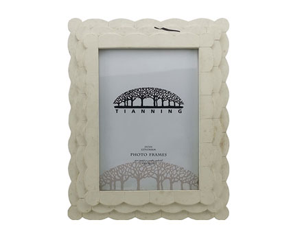 Scalloped Bone Photo Frame