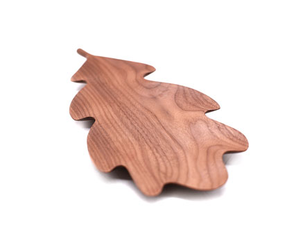 Unique Design Walnut Wood Decorative Trays Handmade Plate Durable Hand Carved Leaf Shape